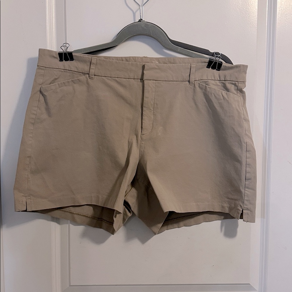 Old Navy Dockers Women's Beige Shorts